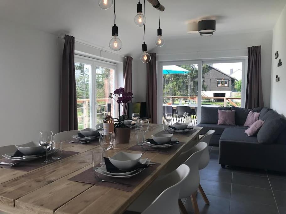 Huis Met Zonneterras, Tuin En Panoramisch Uitzicht Wellin Dış mekan fotoğraf