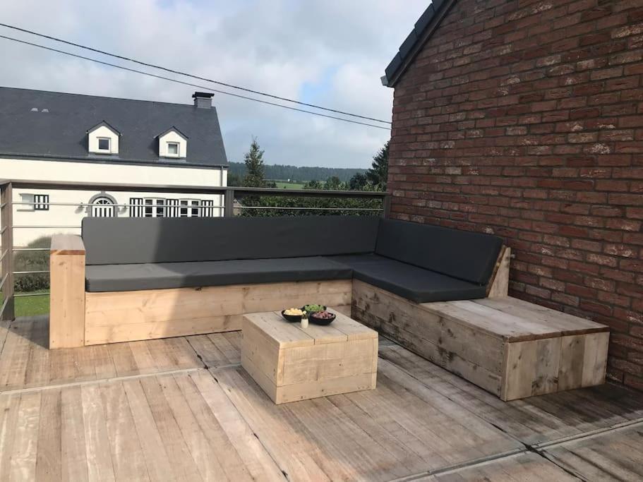 Huis Met Zonneterras, Tuin En Panoramisch Uitzicht Wellin Dış mekan fotoğraf