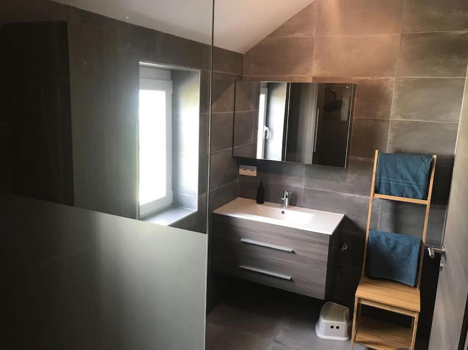 Huis Met Zonneterras, Tuin En Panoramisch Uitzicht Wellin Dış mekan fotoğraf